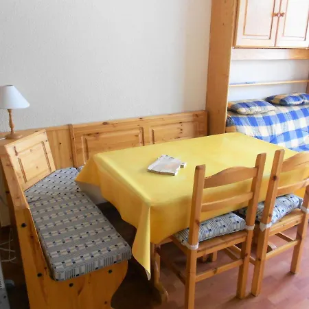 Appartement Le Corbier, 3 Pièces, 7 Personnes - Fr-1-267-210 *